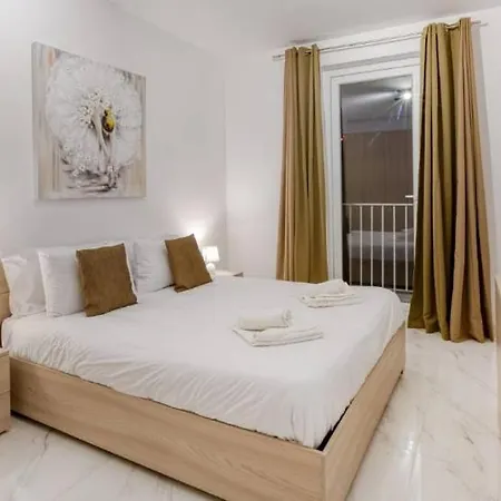 Gzr038-gorgeous Three-bedroom Penthouse Triplex & Hot Tub * Gzira