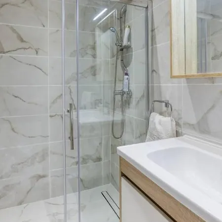 Gzr038-gorgeous Three-bedroom Penthouse Triplex & Hot Tub Appartement Gzira