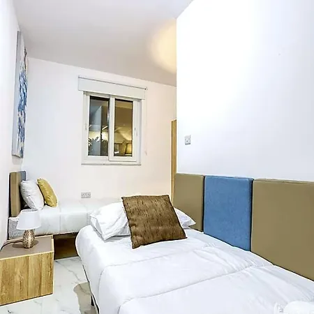 Gzr038-gorgeous Three-bedroom Penthouse Triplex & Hot Tub Gzira