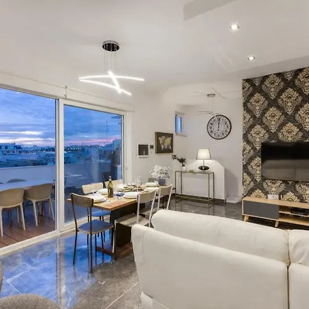 Gzr038-gorgeous Three-bedroom Penthouse Triplex & Hot Tub Appartement