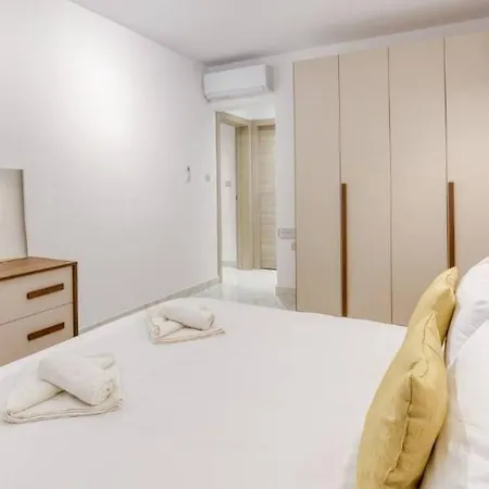 Gzr038-gorgeous Three-bedroom Penthouse Triplex & Hot Tub