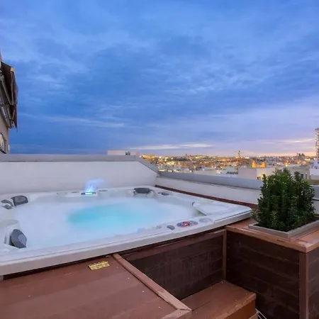 Gzr038-gorgeous Three-bedroom Penthouse Triplex & Hot Tub