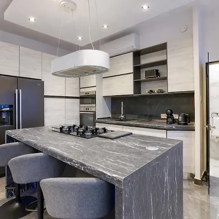 Gzr038-gorgeous Three-bedroom Penthouse Triplex & Hot Tub Appartement Gzira